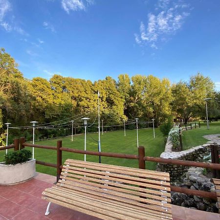 Esencia De Gredos Guest House Ramacastanas Exterior photo