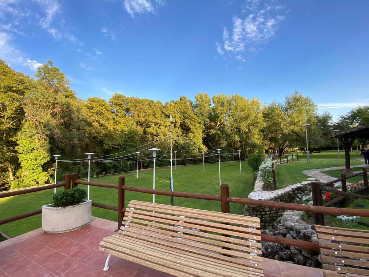Esencia De Gredos Guest House Ramacastanas Exterior photo