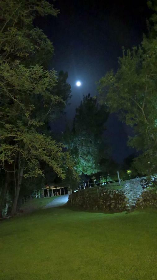 Esencia De Gredos Guest House Ramacastanas Exterior photo