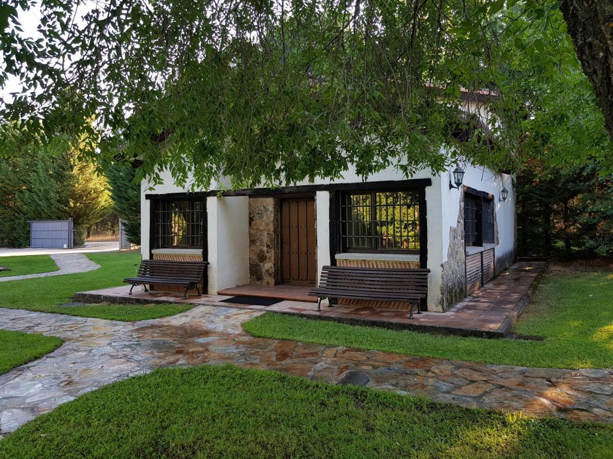 Esencia De Gredos Guest House Ramacastanas Exterior photo